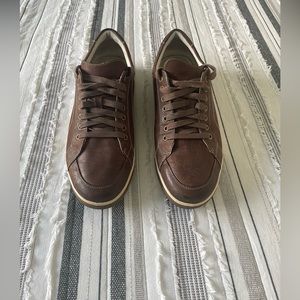 Men’s Size 13 sneakers
